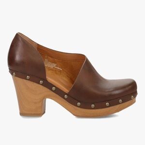 NWOT Korks Women’s Arielle Clogs 7